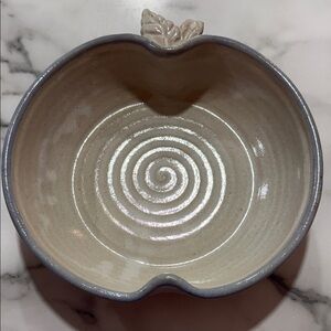 Ceramic Spiral Bowl with Leaf Accent